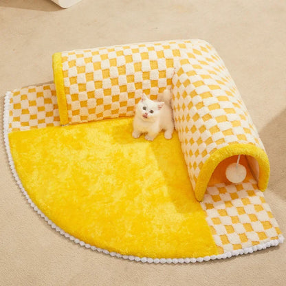 chaton tunnel chat jaune